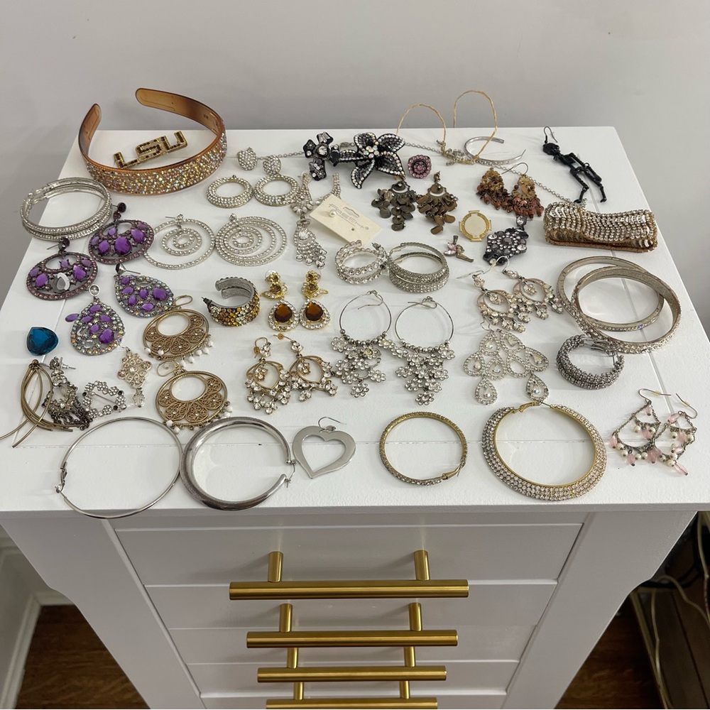Costume jewelry lot for crafts & projects broken missing pieces Random Jewelry